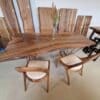 Snedker Spisebord i Massiv Valnød | B-100cm x L-120-500cm. | 1 Hel Planke, Lige:Naturlig:Rustik Kant med Epoxy & mulig Butterfly Finish | Cirka 6 Centimeter Tyk