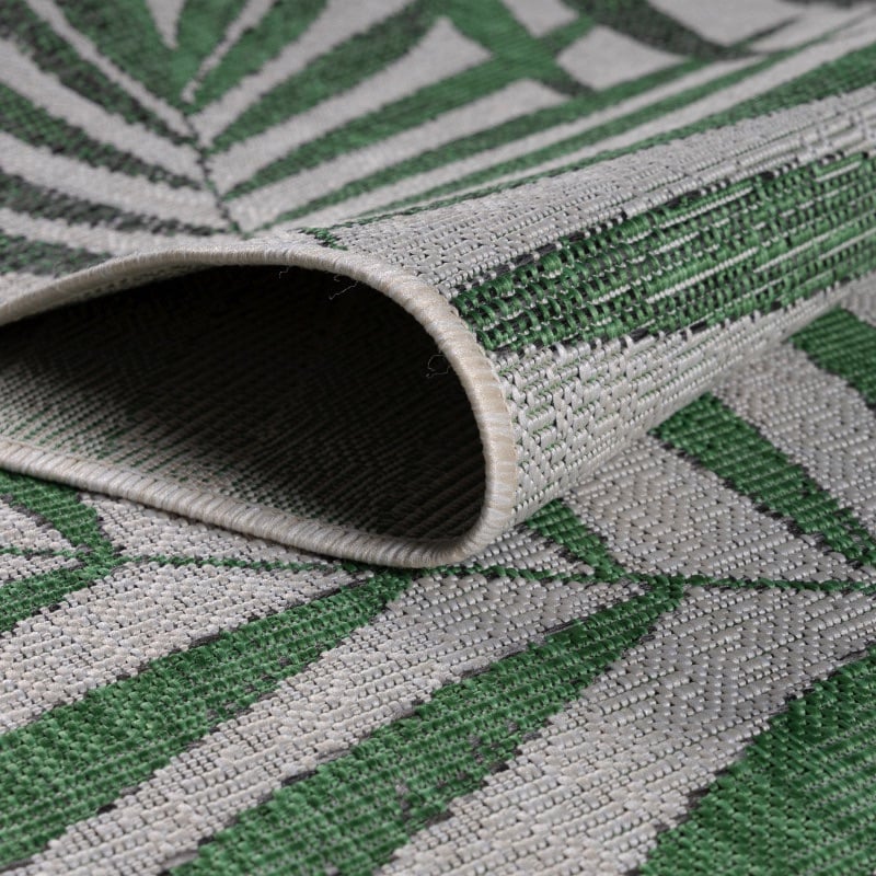 Eva Indendørs:Udendørs Gulvtæppe I Beige med Mønster af Grønne Palmeblade fra Rugs by Uniquebeds Home & Living | Flere Størrelser 4