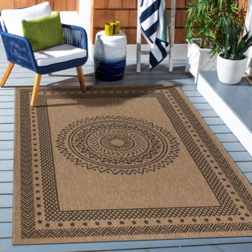 Nancy Indendørs/Udendørs Gulvtæppe i Beige & Sort med Simpelt Mandala Mønster fra Rugs by Uniquebeds Home & Living | Flere Størrelser