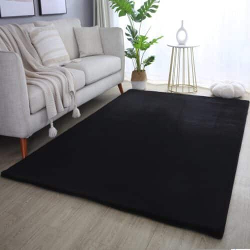 Violet Gulvtæppe i Sort fra Rugs by Uniquebeds Home & Living | Flere Størrelser i Firkantet & Rund