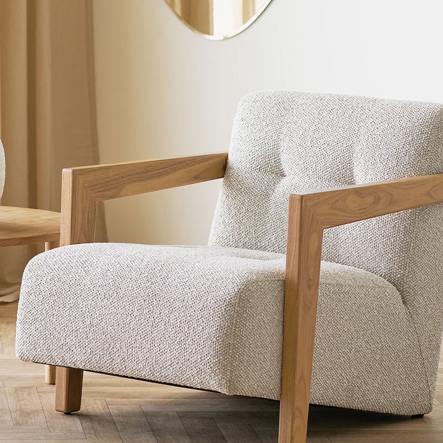 caracas-loungestol-i-beige-stof-ogi-100-massiv-egetr-med-armln-fra-hou-1101130-2 Caracas Loungestol Beige Stof Egetræ Armlæn