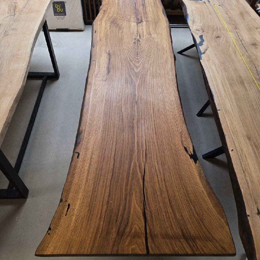 Brønderslev Snedker Spisebord i Naturolieret Massiv Egetræ fra Unique Handmade Furniture | B-100cm x L-120-500cm. | 1 Stor Planke med Epoxy & mulig Butterfly Finish | Vælg Lige:Naturlig:Rustik Kant 9