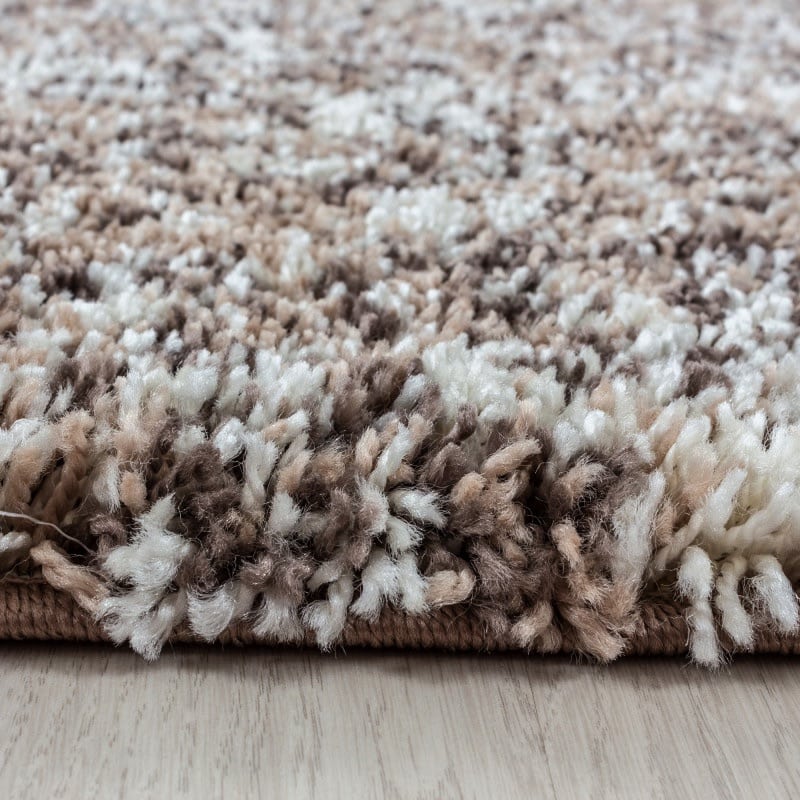 Caroline Gulvtæppe i Beige fra Rugs by Uniquebeds Home & Living | Flere Størrelser i Firkantet & Rund 2
