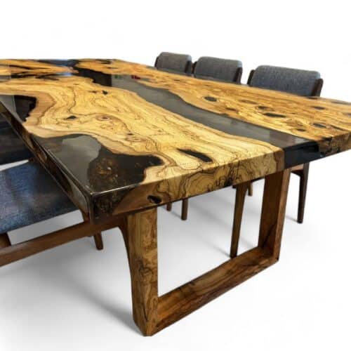 Fredericia Snedker Spisebord i Mørk Epoxy & Massiv Valnød, Oliventræ, Ask, Kastanje eller Eg fra Unique Handmade Furniture | B:100cm x L:120-500cm. | Cirka 6 Centimeter Tyk