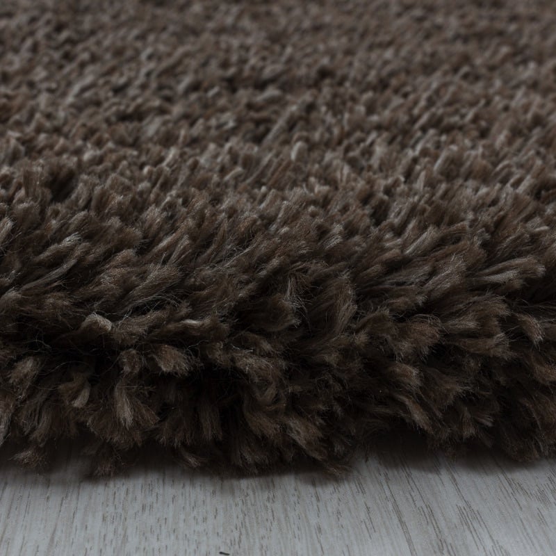 Louisa Ensfarvet Gulvtæppe i Brun fra Rugs by Uniquebeds Home & Living | Flere Størrelser i Firkantet & Rund 2