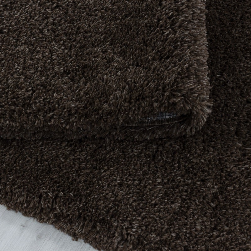 Louisa Ensfarvet Gulvtæppe i Brun fra Rugs by Uniquebeds Home & Living | Flere Størrelser i Firkantet & Rund 3