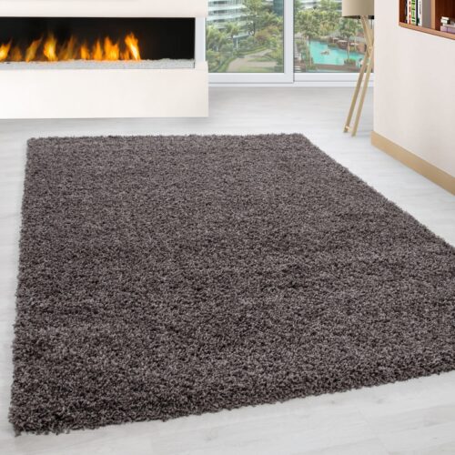Luna Ensfarvet Fluffy Gulvtæppe i Taupe fra Rugs by Uniquebeds Home & Living | Flere Størrelser i Firkantet & Rund