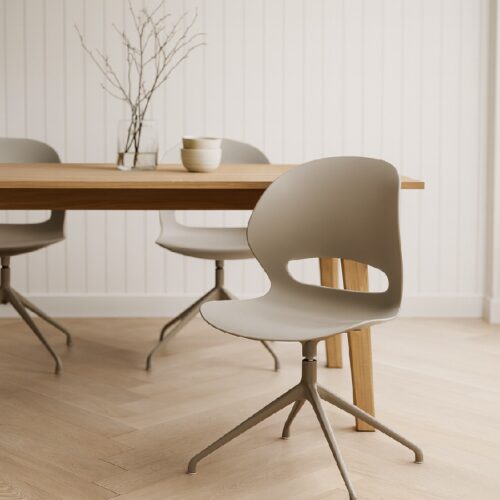 Linea Spisebordsstol i Hård Plast med Drejestel fra Lexpo Living | Flere Farver