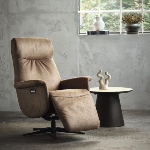 Tristan Lænestol i Læder med Sort Metalstel fra Lexpo Living | Flere Farver | 2 Motors Justerbart Ryglæn & Fodstøtte