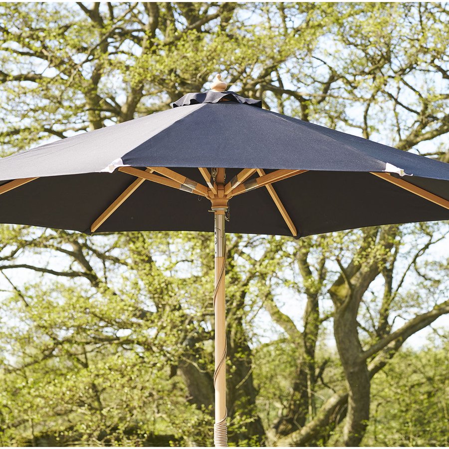 austin-parasol-i-sort-med-trstok-fra-house-nordic-300-cm-7701152-2 Austin Parasol I Sort Med Træstok
