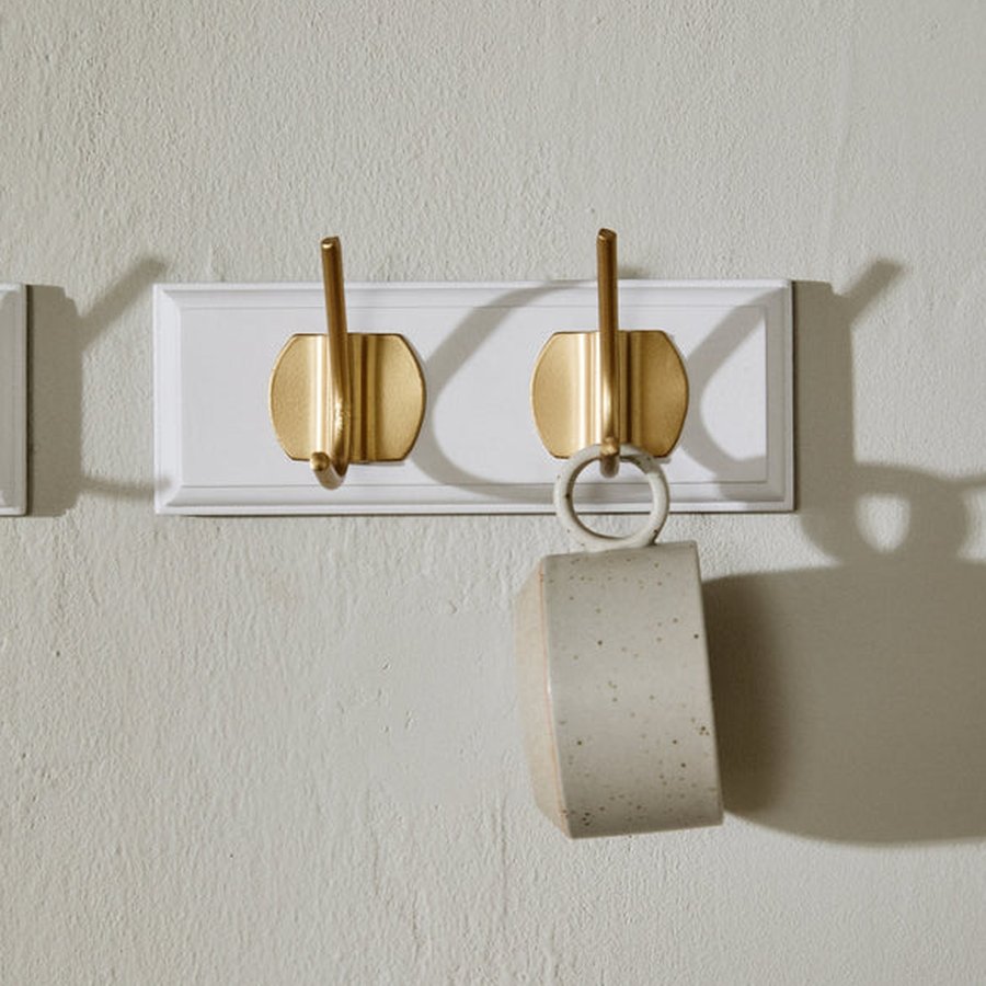 miljoe-edgy-knagerkke-i-hvid-mdf-med-messing-knager-fra-nordal-12368-knager-1-3 EDGY Knagerække i Hvid MDF med Messing Knager fra Nordal | 1/2/3/6/8 Knager | 10/20/30/60/90x7x6,5 cm hos uniquebeds, home & living - Billede 3