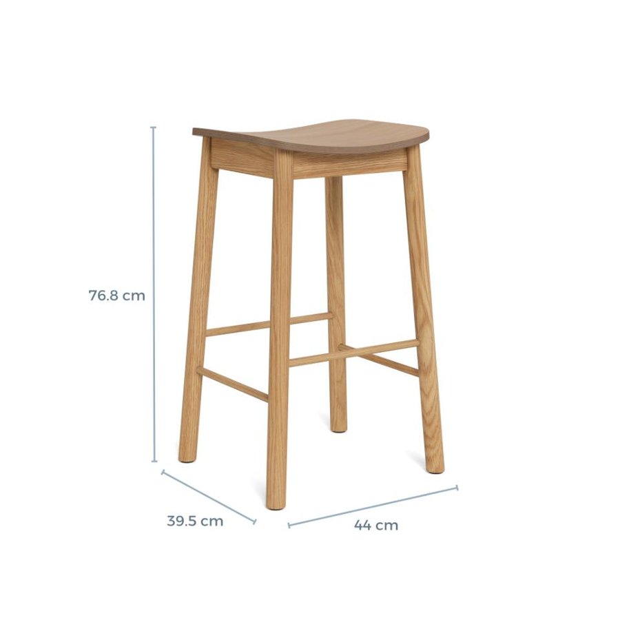 barlow-barstol-i-eg-egetr-med-fodsttte-og-stel-i-eg-gummitr-fra-actona-0000108753-13 Barlow Barstol Eg Egetræ Fodstøtte Stel