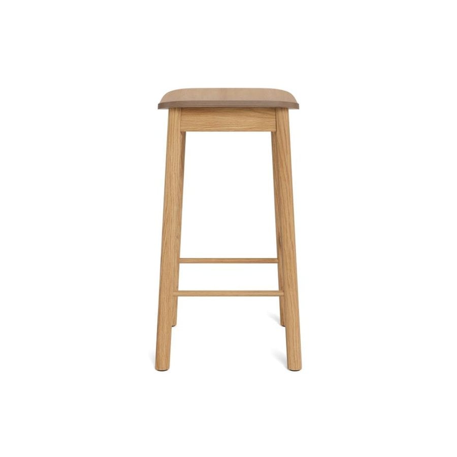 barlow-barstol-i-eg-egetr-med-fodsttte-og-stel-i-eg-gummitr-fra-actona-0000108753-7 Barlow Barstol Eg Egetræ Fodstøtte Stel