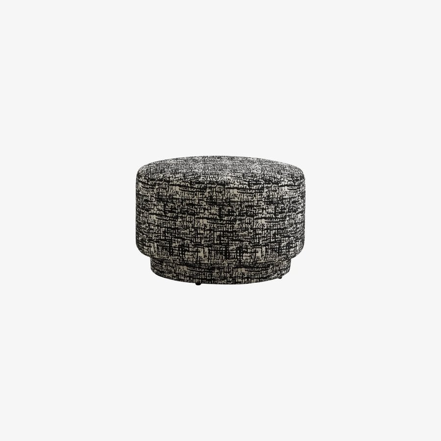 bomu-puf-i-sort-hvid-mbelstof-med-bund-i-akacietr-fra-nordal-66x40-cm-1 BOMU Puf i Sort & Hvid Møbelstof med Bund i Akacietræ fra Nordal | Ø66x40 cm hos uniquebeds, home & living - Billede 1