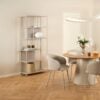 eleanor-spisebordsstol-i-beige-stof-med-armln-og-stel-i-gr-stl-fra-act-0000108177-4 Eleanor Spisebordsstol Beige Stof Armlæn Stel