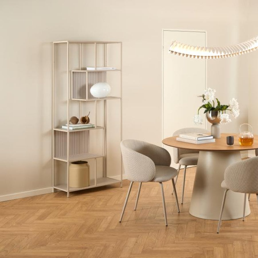 eleanor-spisebordsstol-i-beige-stof-med-armln-og-stel-i-gr-stl-fra-act-0000108177-4 Eleanor Spisebordsstol Beige Stof Armlæn Stel
