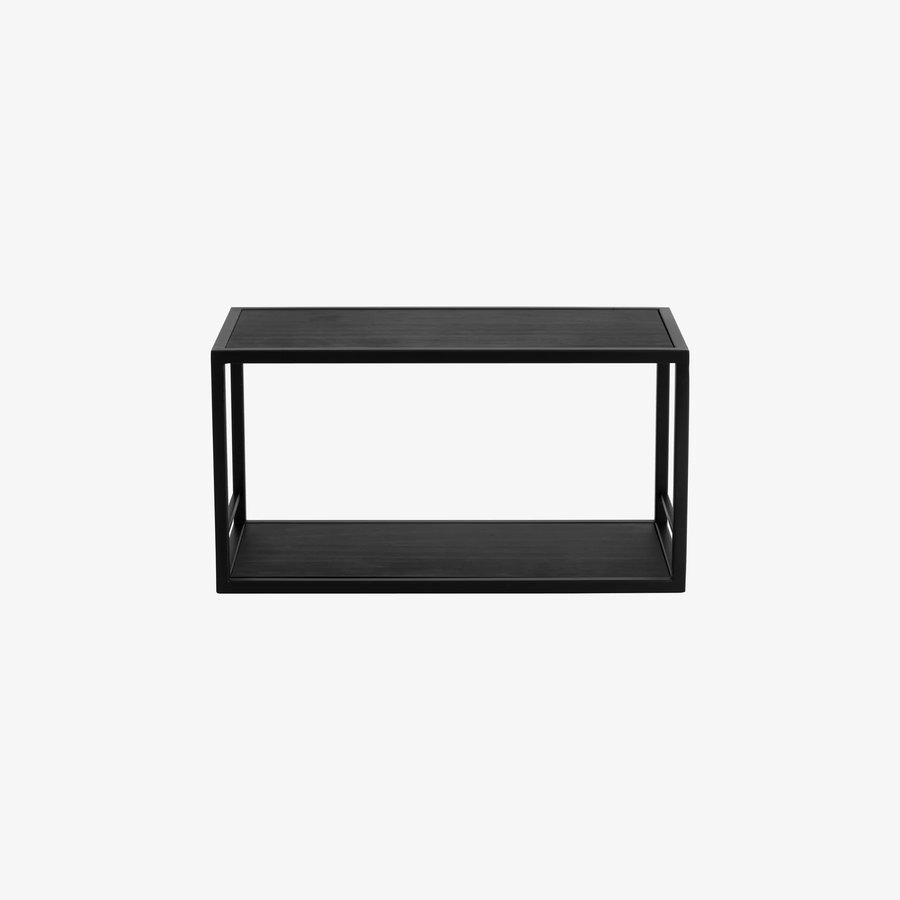 flint-hylde-i-sort-metal-med-hylder-i-sortlakeret-fyrretr-fra-nordal-4-1 FLINT Hylde i Sort Metal med Hylder i Sortlakeret Fyrretræ fra Nordal | 40x20x21 cm hos uniquebeds, home & living - Billede 1