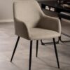 lizzy-spisebordsstol-i-beige-stof-med-armln-og-stel-i-sort-stl-fra-act-0000104825-2 Lizzy Spisebordsstol Beige Stof Armlæn Stel