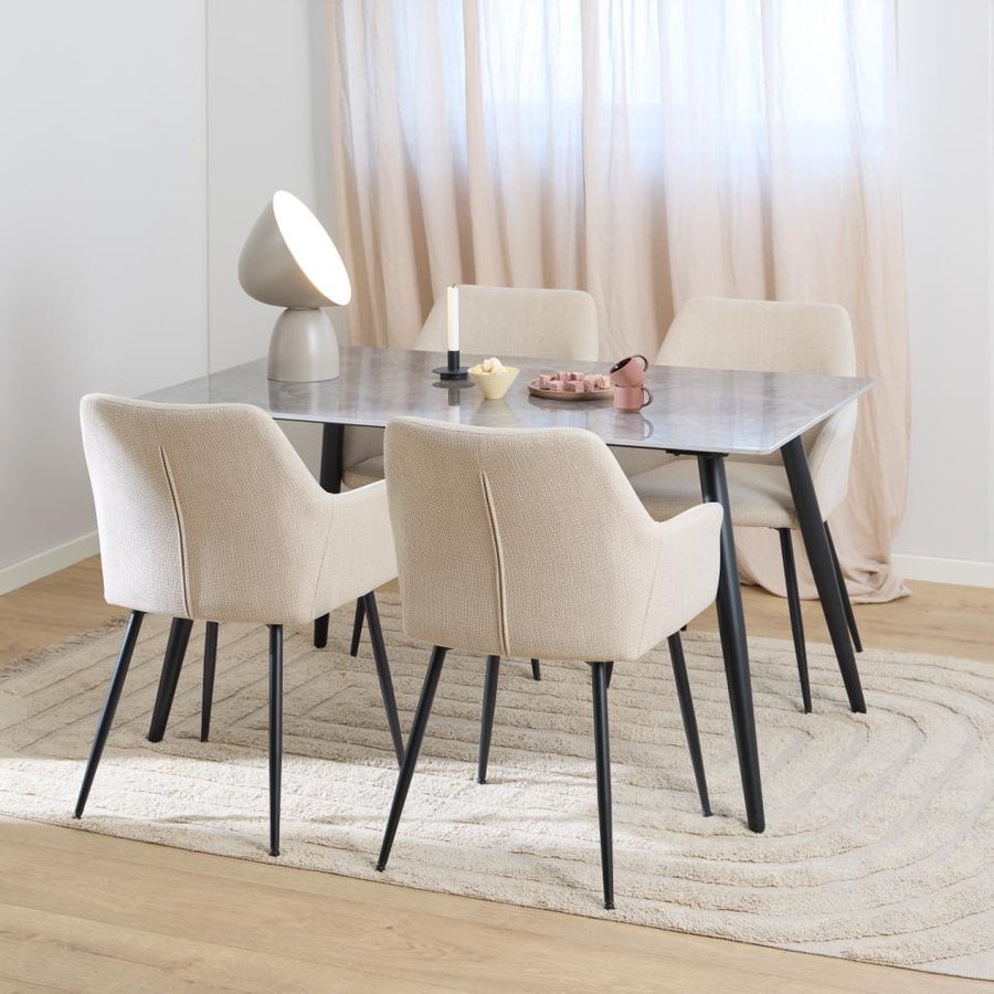 lizzy-spisebordsstol-i-beige-stof-med-armln-og-stel-i-sort-stl-fra-act-0000104825-3 Lizzy Spisebordsstol Beige Stof Armlæn Stel