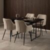 lizzy-spisebordsstol-i-beige-stof-med-armln-og-stel-i-sort-stl-fra-act-0000104825-6 Lizzy Spisebordsstol Beige Stof Armlæn Stel