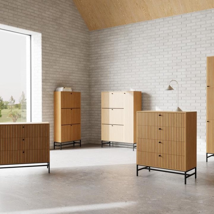 Albany Kommode Egetræ Lamel Front Stel