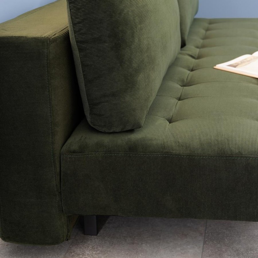 miljoe-blain-sovesofa-i-mrkegrn-stof-med-udtrksseng-stel-i-rg-gummitr-fra-act-H000024065-2 Blain Sovesofa Mørkegrøn Stof Udtræksseng Stel
