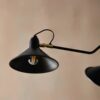 miljoe-brimo-pendel-i-sortlakeret-mteal-med-messing-detaljer-5-arme-fra-norda-4 BRIMO Pendel i Sortlakeret Mteal med Messing Detaljer & 5 Arme fra Nordal | Sort, Guld hos uniquebeds, home & living - Billede 4