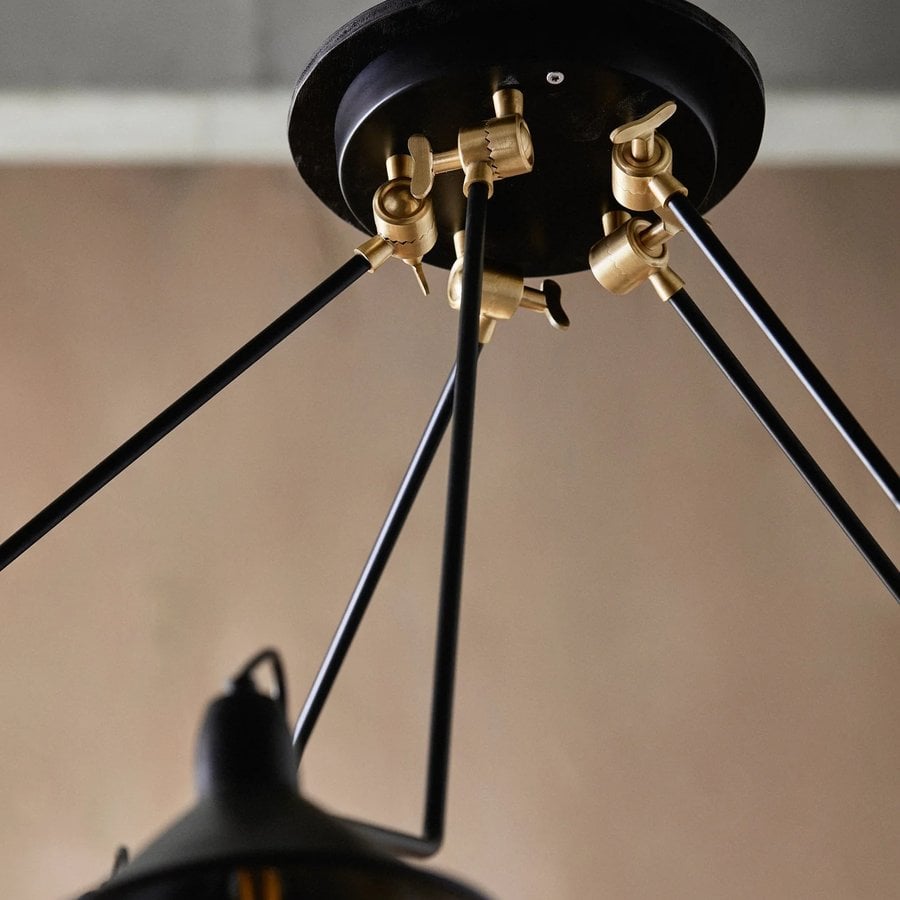miljoe-brimo-pendel-i-sortlakeret-mteal-med-messing-detaljer-5-arme-fra-norda-5 BRIMO Pendel i Sortlakeret Mteal med Messing Detaljer & 5 Arme fra Nordal | Sort, Guld hos uniquebeds, home & living - Billede 5