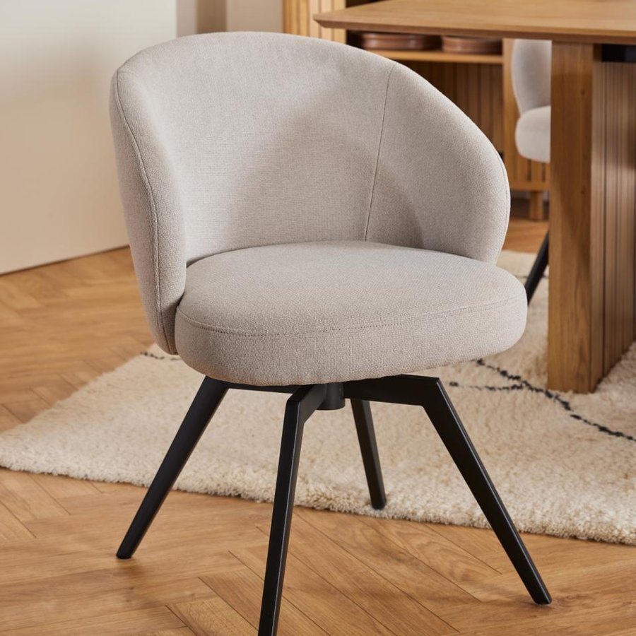 miljoe-darlene-spisebordsstol-i-beige-stof-med-armln-og-stel-i-sort-stl-fra-a-0000107641-2 Darlene Spisebordsstol Beige Stof Armlæn Stel