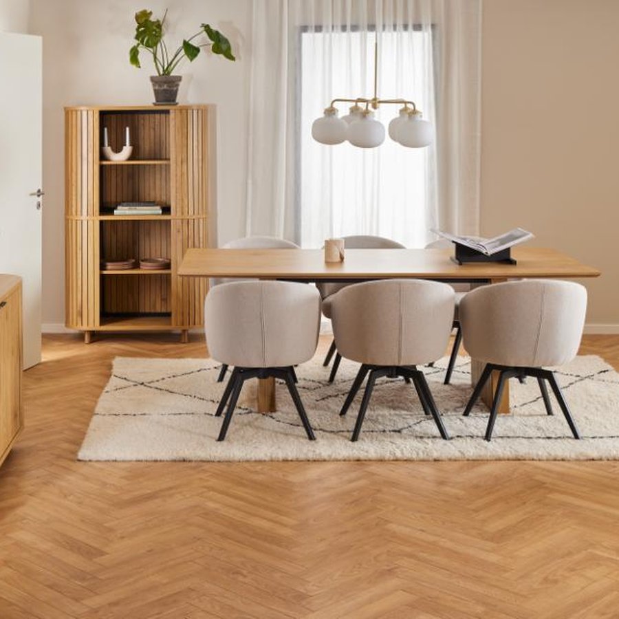 miljoe-darlene-spisebordsstol-i-beige-stof-med-armln-og-stel-i-sort-stl-fra-a-0000107641-4 Darlene Spisebordsstol Beige Stof Armlæn Stel
