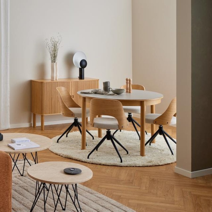 miljoe-lucy-spisebordsstol-i-beige-stof-med-drejefunktion-og-stel-i-sort-stl-0000105594-1 Lucy Spisebordsstol Beige Stof Drejefunktion Stel