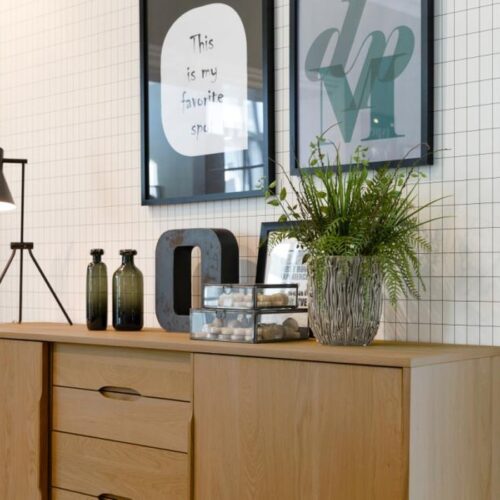 Marte Skænk Natur Egetræ Skydedør Actona