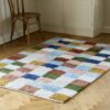 miljoe-pakka-gulvtppe-i-uldblanding-med-patchwork-mnster-fra-nordal-140x200-c-2 PAKKA Gulvtæppe i Uldblanding med Patchwork Mønster fra Nordal | 140x200 cm | Multifarvet hos uniquebeds, home & living - Billede 2