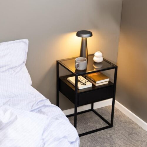 Randolf Firkantet Natbord Røgfarvet Glas Sort