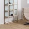 miljoe-seaford-vitrine-i-gr-stl-med-klar-glasdre-hylder-i-gr-mdf-fra-actona-b-H000024099-2 Seaford Vitrine Grå Stål Klar Glasdøre