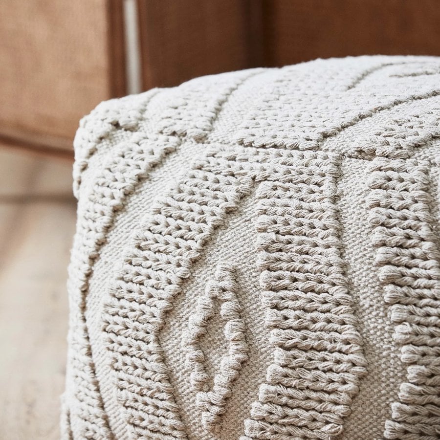 miljoe-wular-puf-i-rhvid-bomuld-med-mnster-fra-nordal-50x50x38-cm-hos-uniqueb-4 WULAR Puf i Råhvid Bomuld med Mønster fra Nordal | 50x50x38 cm hos uniquebeds, home & living - Billede 4