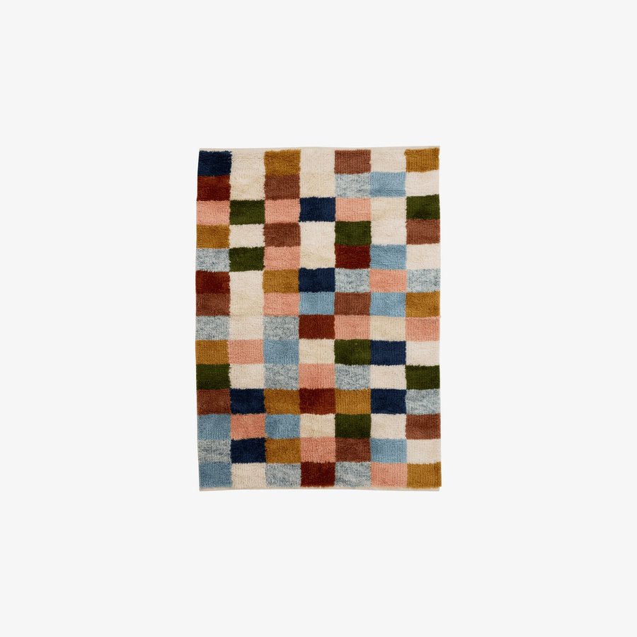 pakka-gulvtppe-i-uldblanding-med-patchwork-mnster-fra-nordal-140x200-c-1 PAKKA Gulvtæppe i Uldblanding med Patchwork Mønster fra Nordal | 140x200 cm | Multifarvet hos uniquebeds, home & living - Billede 1