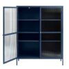 wuhan-vitrineskab-i-stl-bl-stl-med-hndtag-i-guld-fra-unique-furniture-44590400-5 Wuhan Vitrineskab Stål Blå Stål Håndtag