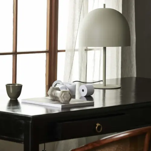 GLOW Bordlampe i Lakeret Metal fra Nordal | Ø31x51 cm | Beige