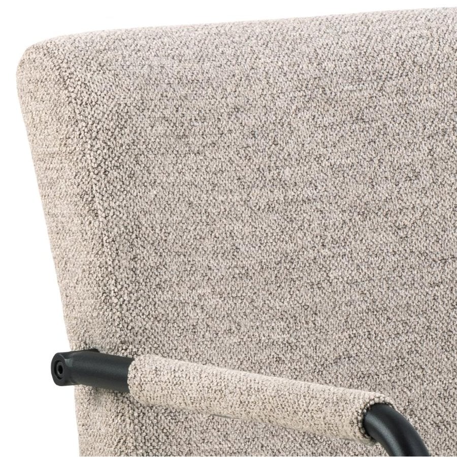 adele-spisebordsstol-i-beige-stof-med-armln-stel-i-sort-stl-fra-actona-0000098282-7 Adele Spisebordsstol Beige Stof Armlæn Stel