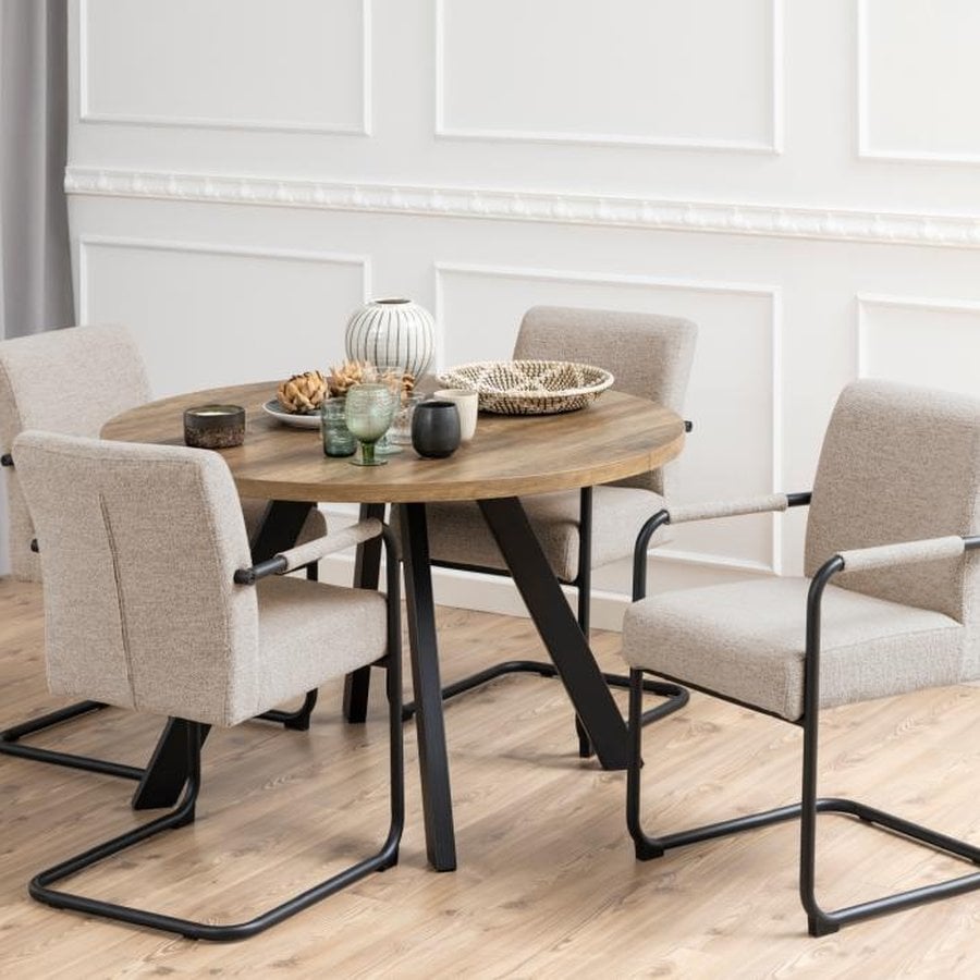 miljoe-adele-spisebordsstol-i-beige-stof-med-armln-stel-i-sort-stl-fra-actona-0000098282-2 Adele Spisebordsstol Beige Stof Armlæn Stel