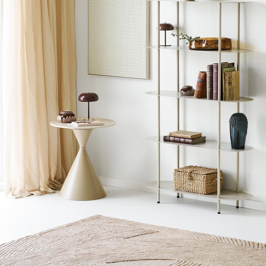miljoe-annecy-hjrnebord-i-sand-keramik-stel-i-stl-fra-house-nordic-50x56-cm-5 Annecy Hjørnebord i Sand Keramik & Stel i Stål fra House Nordic | Ø 50x56 cm - Billede 3