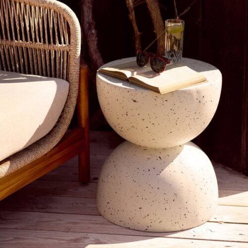 Bonita Sidebord i Off White Fiberclay med Terrazzo Look fra House Nordic | Ø40x45 cm - Billede 1