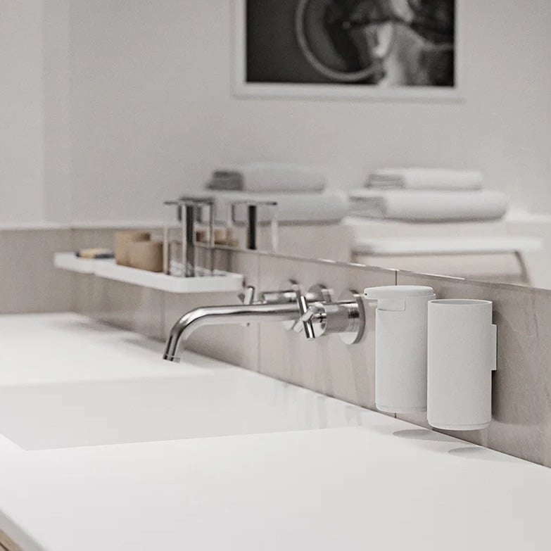 RIM Tandbørstekrus til Ophængning fra ZONE Denmark | Hvid | Ø7x13 cm - OUTLET hos uniquebeds, home & living 1