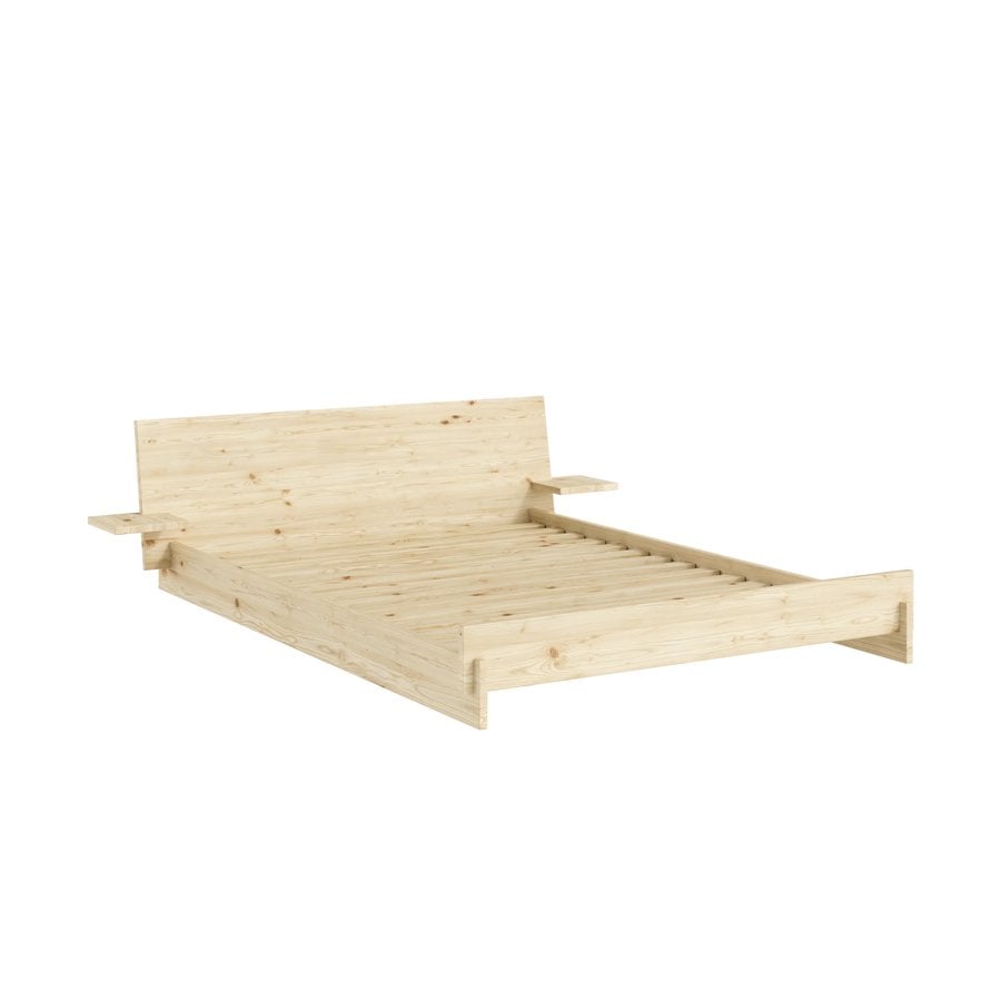 latch-sengeramme-i-massiv-fsc-fyrretr-med-sideborde-fra-karup-design-1-1 LATCH Sengeramme i Massiv FSC Fyrretræ med Sideborde fra Karup Design | 140/160/180x200 cm hos uniquebeds, home & living - Billede 1