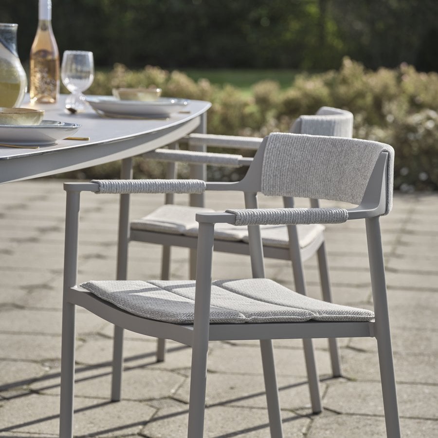 Crete Udendørs Spisebord med Stel i Aluminium & Bordplade i Matteret Glas fra Lexpo Living | Sand | 100x220 cm hos uniquebeds, home & living - Billede 6