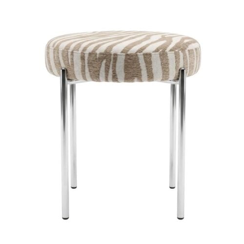 Spruce Skammel i Sand Polyester & Ben i Krom Metal fra Unique Furniture | B43,5xD43,5xH48 cm - Billede 1