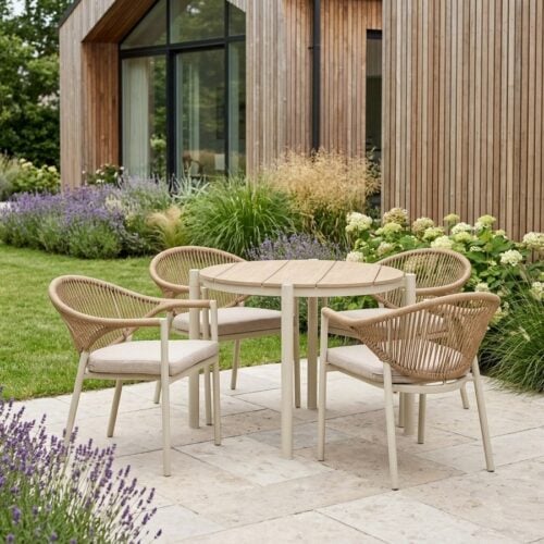 1Abela Havem&oslash;bels&aelig;t i Sand / Natur fra House Nordic | S&aelig;t af 5 - &oslash;90x74 cm Bord + 4 Stole med hynde - Billede 1