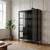 ai-miljoe-1-carmel-vitrineskab-i-sort-st-l-med-glasfronter-og-gyldne-h-ndtag-fra-unique-furniture-40x110x140cm-236803 Carmel Vitrineskab i Sort Stål med Glasfronter og Gyldne Håndtag fra Unique Furniture | 40x110x140cm - Billede 1