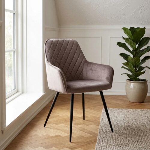 Harbo Spisebordsstole i Mushroom velour med sorte stål ben fra House Nordic - Billede 1